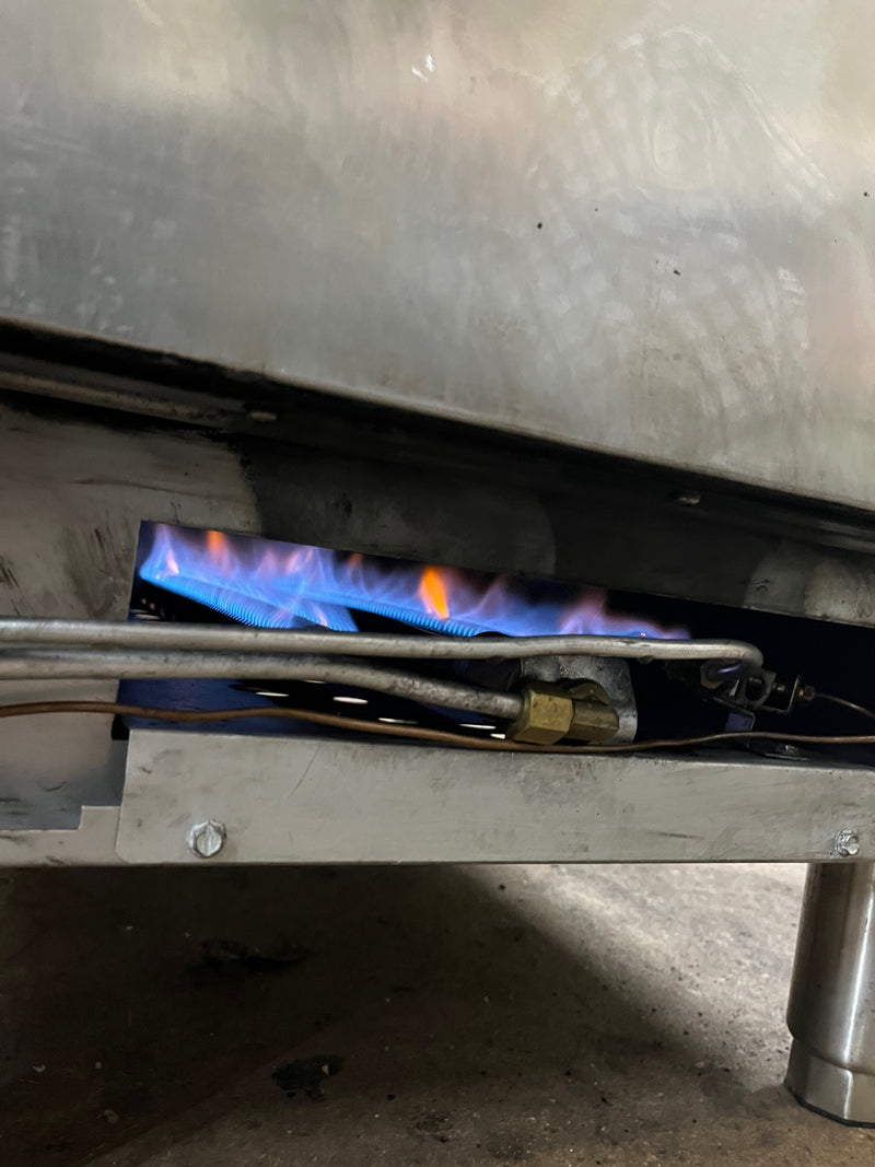 Used 24" Range 4 Gas Burners with Oven - FOR01668